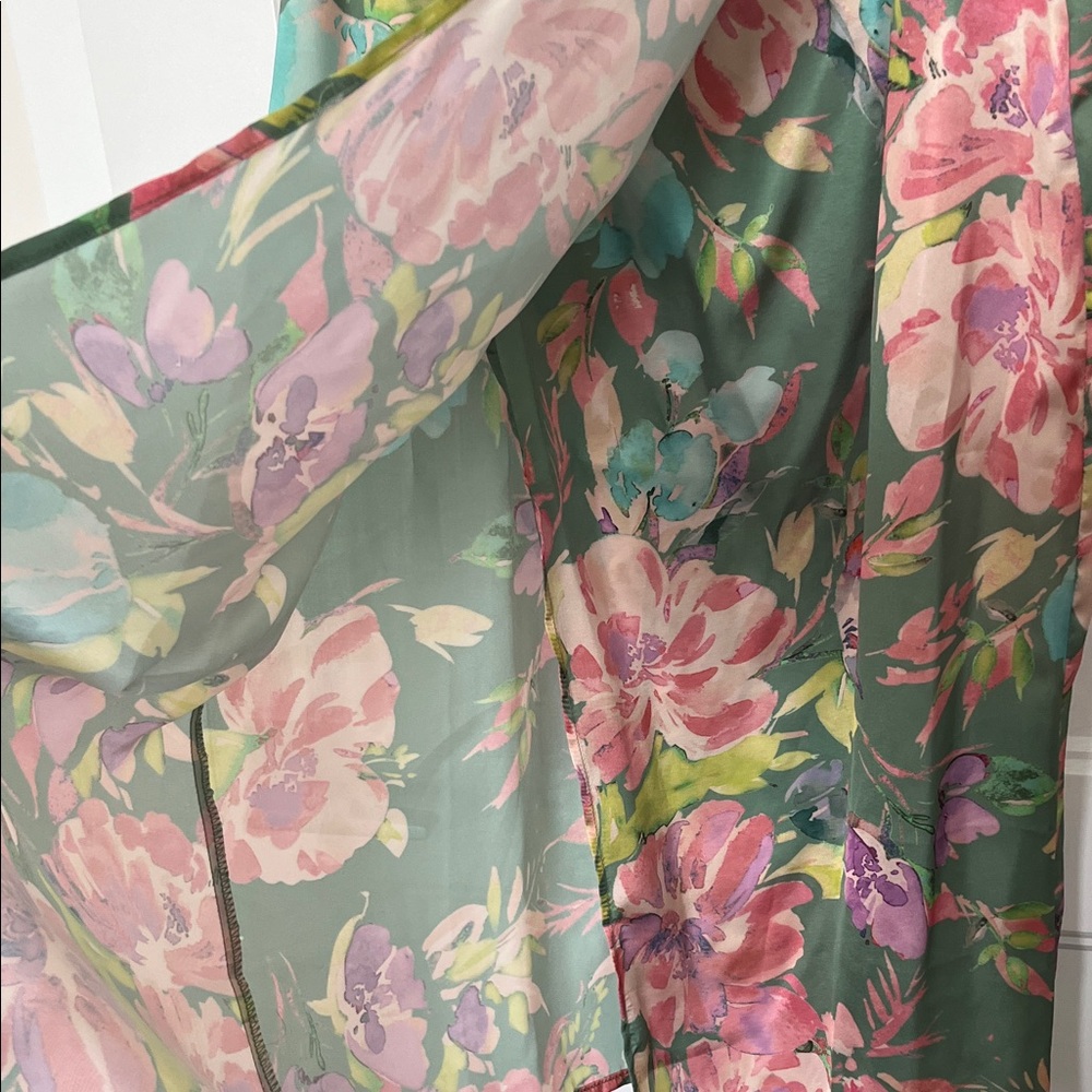 Elegant Floral Midi Dress in Green and Pink - Picture 2 of 4